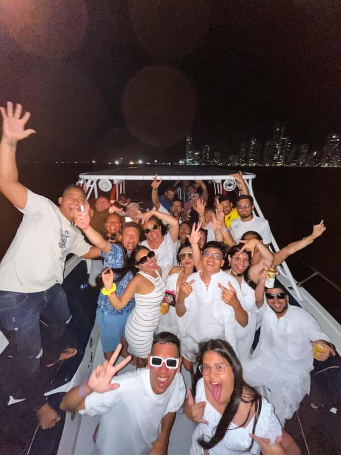 2-hour tour in Cartagena Sunset View in party boat - Why the Pegasos Sunset Boat is such an easy Cartagena night