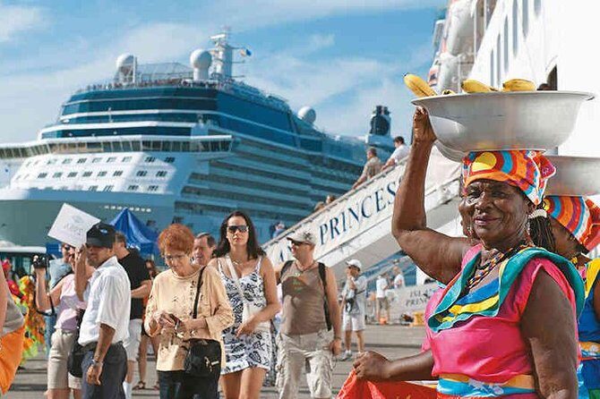 3 Hour Panoramic tour for cruise ship passengers - Stop 2: Las Bóvedas for handicrafts and emerald shopping