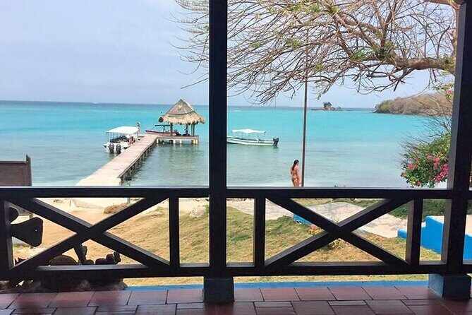4 islands - Stop 2: Islas de Rosario Snorkeling Time (About an Hour)