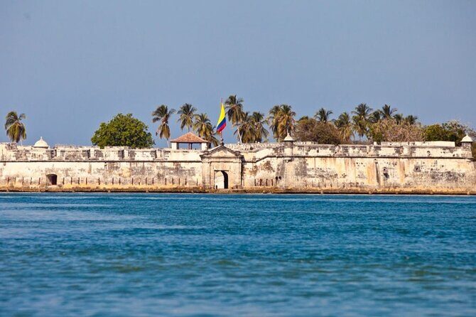 5 Islands Tour from Cartagena Including Snorkeling and Lunch - Chólon and Agua Azul: where the music hits, then the water cools you off