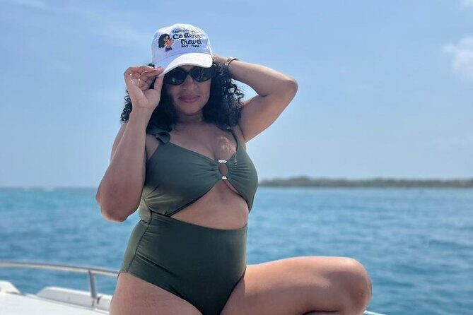 5 Islands VIP Escape : Snorkeling, Private Lunch & Open Bar - Isla Grande Snorkeling by a Sunken Plane (About 7 Meters Down)