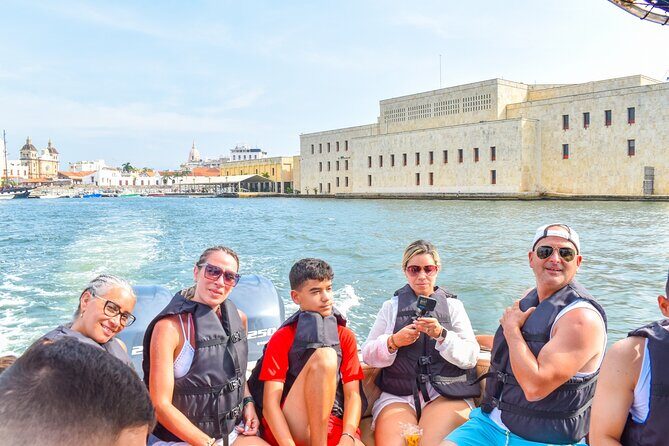 A whole day to the 5 Rosario Islands with snorkeling and plankton - Logistics that matter: meeting point, pickup, and fitness reality