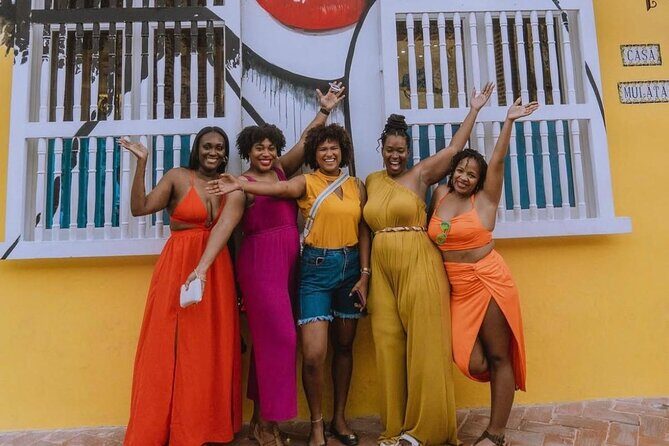 African History in Cartagena - Plaza de La Trinidad and Getsemaní street life
