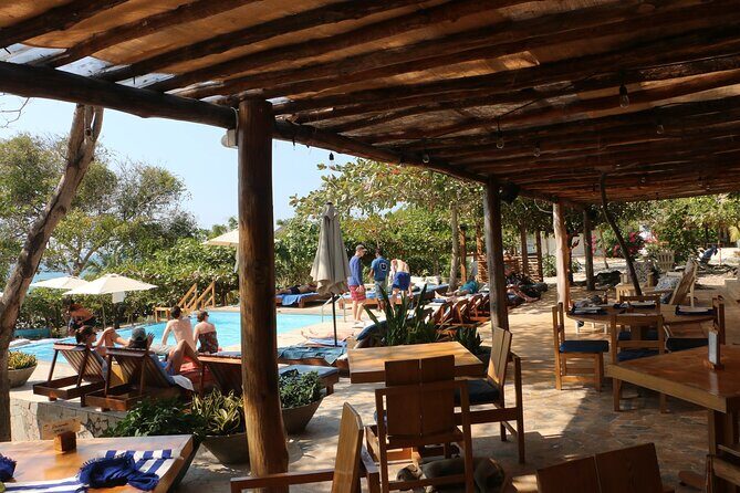 Blue Apple Beach Day: Sun, Music & Adventure from Cartagena - Cartagena to Tierra Bomba: getting out fast, not complicated