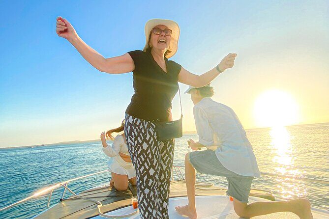 Boat Party in the Bay of Cartagena with Open Bar - Price and value: what $31 covers (and what you still pay for)