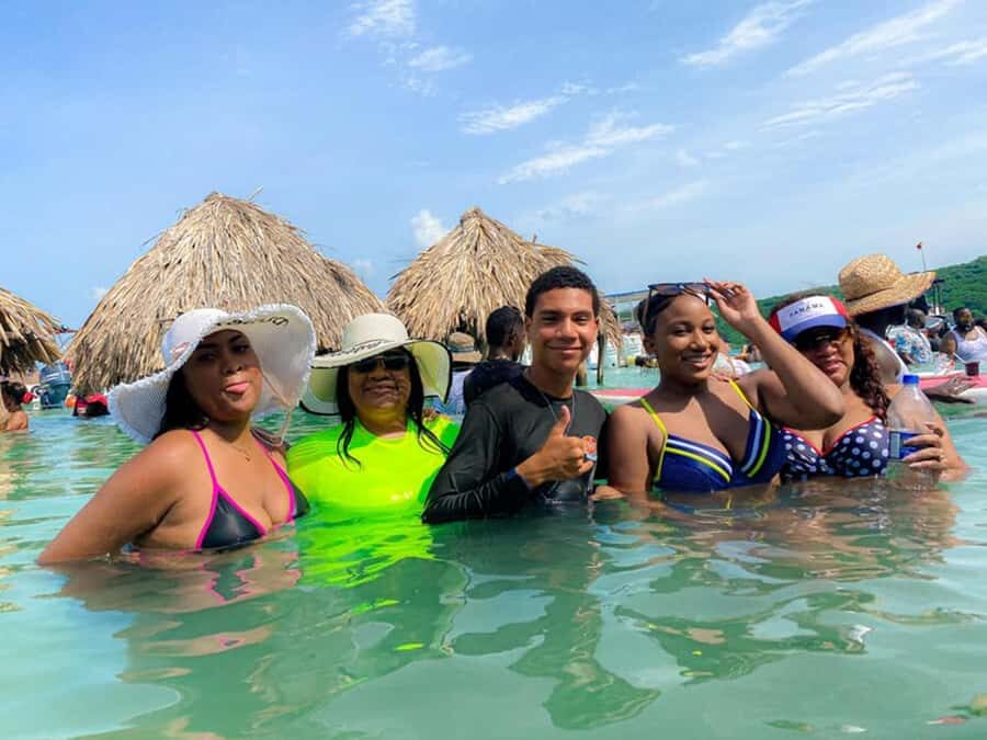 Cartagena: 4 Island Day Trip by Boat and Caribbean Lunch - Language, Crowd Management, and Vendor Pressure: How to Reduce Friction