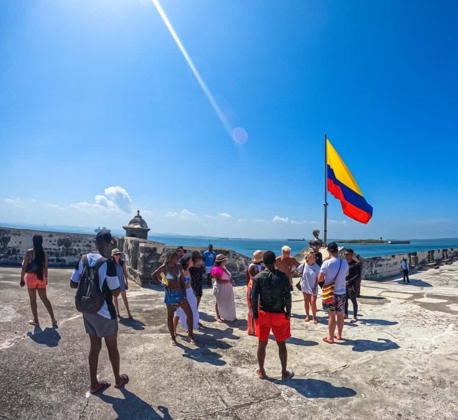 Cartagena: 5 Island Boat Tour with Night Bioluminescent Stop - Isla Grande and Cholón: Free Time, Shopping, and Island Color