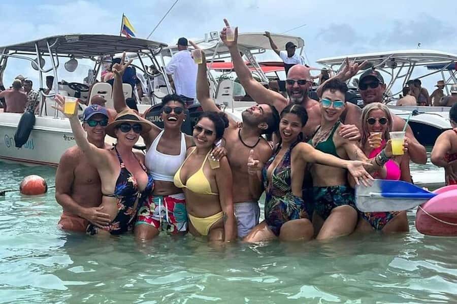 Cartagena: 5 Islands Premium Tour with Lunch and Snorkeling - Pickup, Meeting Point, and Getting on the Right Boat