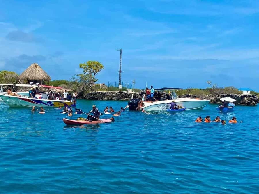 Cartagena: 5 Rosario Islands, Full party with drinks, Snorkeling and lunch - Price and value: what $132 buys you (and where it can fall short)