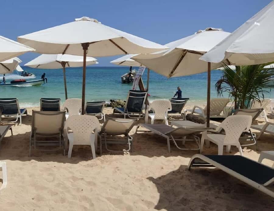 Cartagena: Baru Island & Playa Tranquila Day Trip with Lunch - How your beach time is structured (and how to use it)