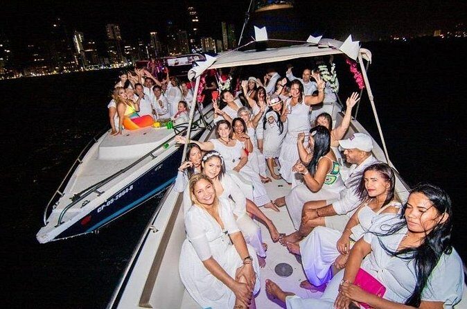 Cartagena Bay tour with open bar included. - Small Logistics to Double-Check Before Boarding