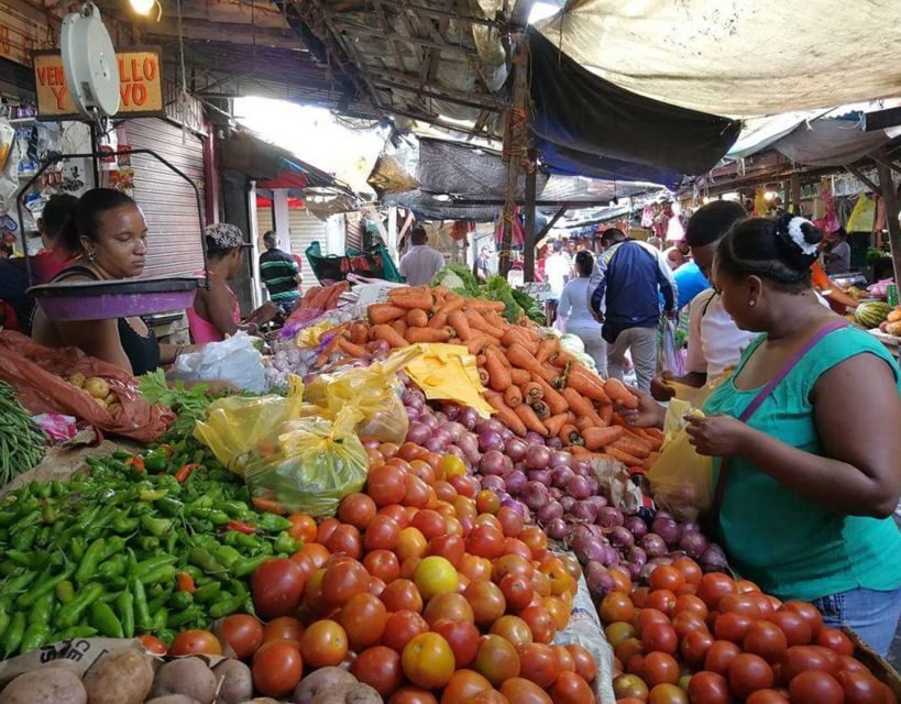 Cartagena: Bazurto Market & La Popa Convent Tour with Lunch - Guides, groups, and the human factor that changes everything