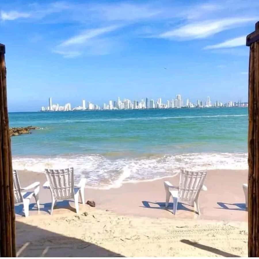 Cartagena: BEACH DAY ON TIERRA BOMBA ISLAND PUNTARENA - A Short Speedboat Hop From Boca Grande