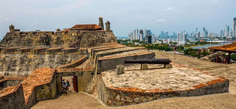 Cartagena: BILINGUAL CITYTOUR + SAN FELIPE CASTLE & Old city - Who This Tour Fits Best (and Who Should Consider Another Plan)