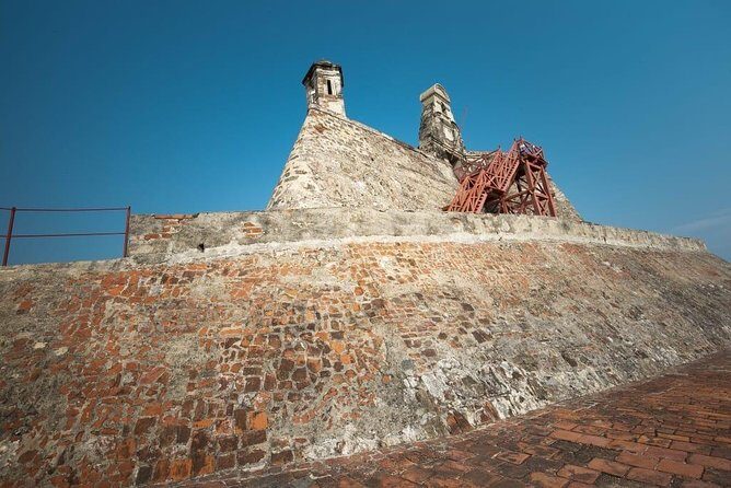 Cartagena City Tour & Convento de la Popa (AM) - Quick Stop 5: Monumento a los Zapatos Viejos