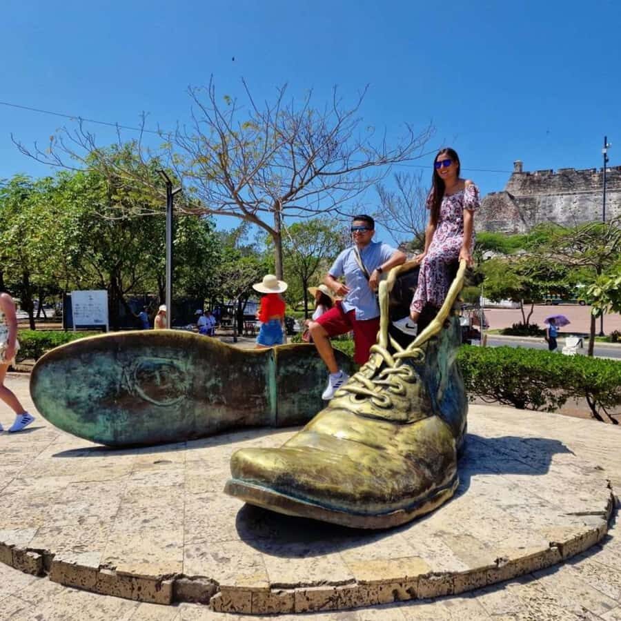Cartagena: CITY TOUR OVERVIEW of the city Boots castle chiva - Panoramic Castillo views: San Felipe de Barajas from the chiva