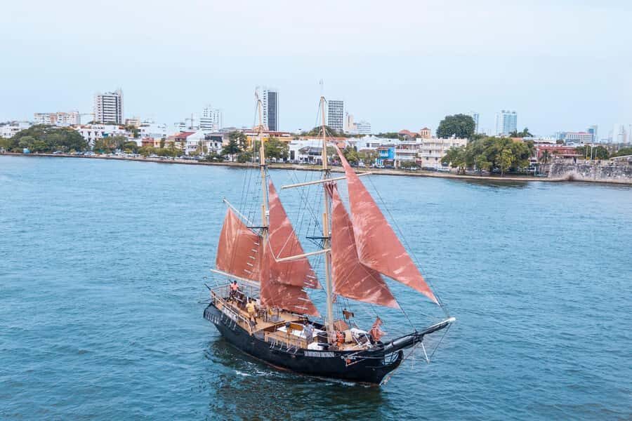 Cartagena, CO: Sunset Skyline Pirate Boat Tour with Drinks - Who should book this cruise (and who should choose something else)