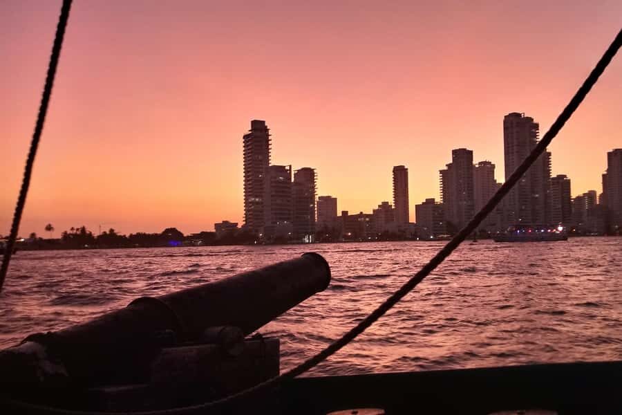 Cartagena, CO: Sunset Skyline Pirate Boat Tour with Drinks - Getting to Pegasus Pier: timing, dock fee, and what to look for