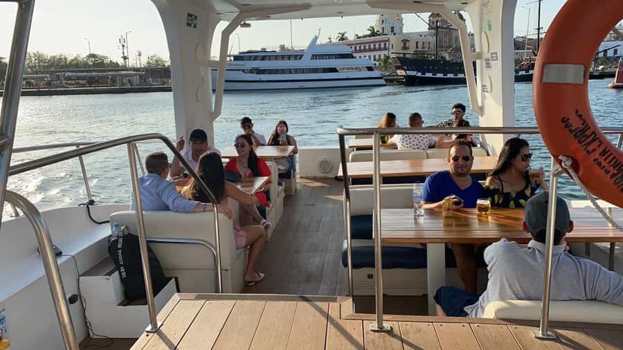 Cartagena: Cruise by the Bay with Dinner and Wine - What You Get in Plain Terms
