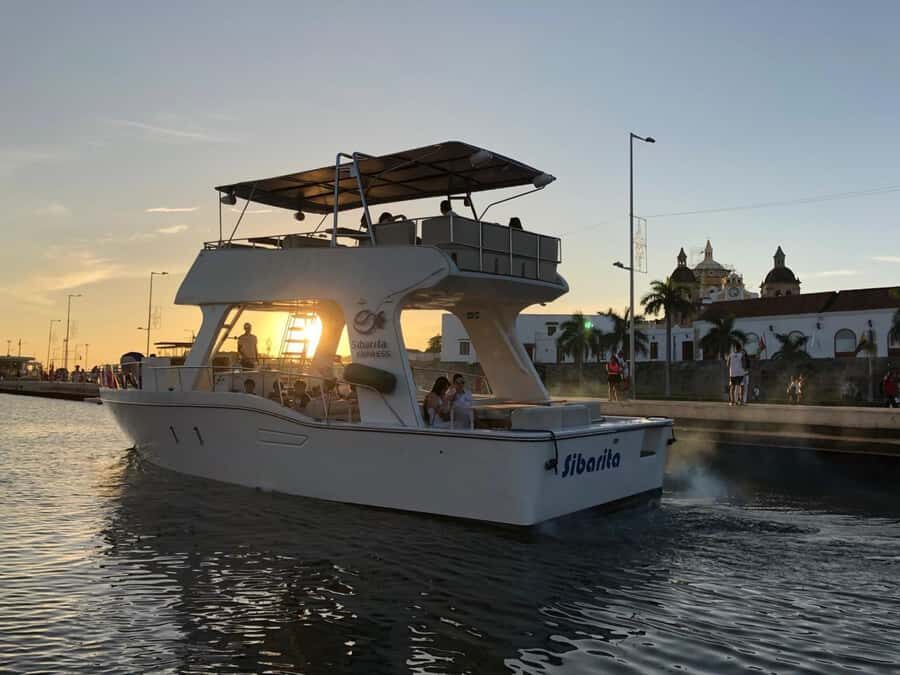 Cartagena: Cruise by the Bay with Dinner and Wine - Key Points to Know Before You Go