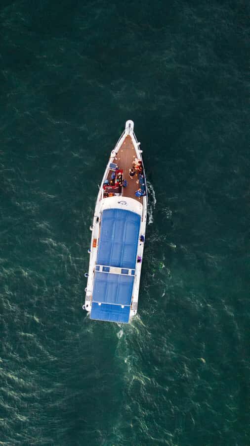 Cartagena: Cruise by the Bay with Dinner and Wine - Seating and Deck Choice: Top Deck vs. Being Comfortable