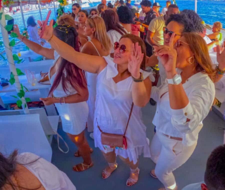 Cartagena de Indias: Sunset Cruise Open Bar with Dance Show - The day-of details that can make or break it