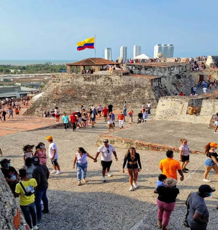 Cartagena: Explore with a city tour aboard a typical "chiva". - Cartagena Letters: How to Use Your 20-Minute Photo Window