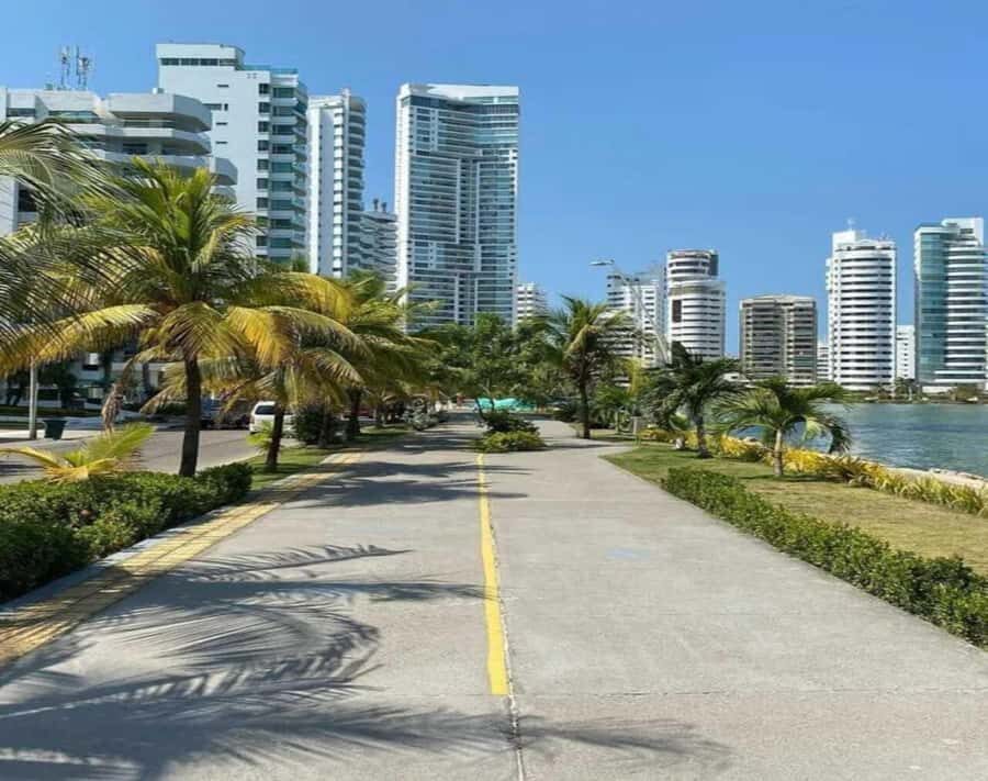 Cartagena: Explore with a city tour aboard a typical "chiva". - Castillo San Felipe de Barajas: The One-Stop Worth Building Around
