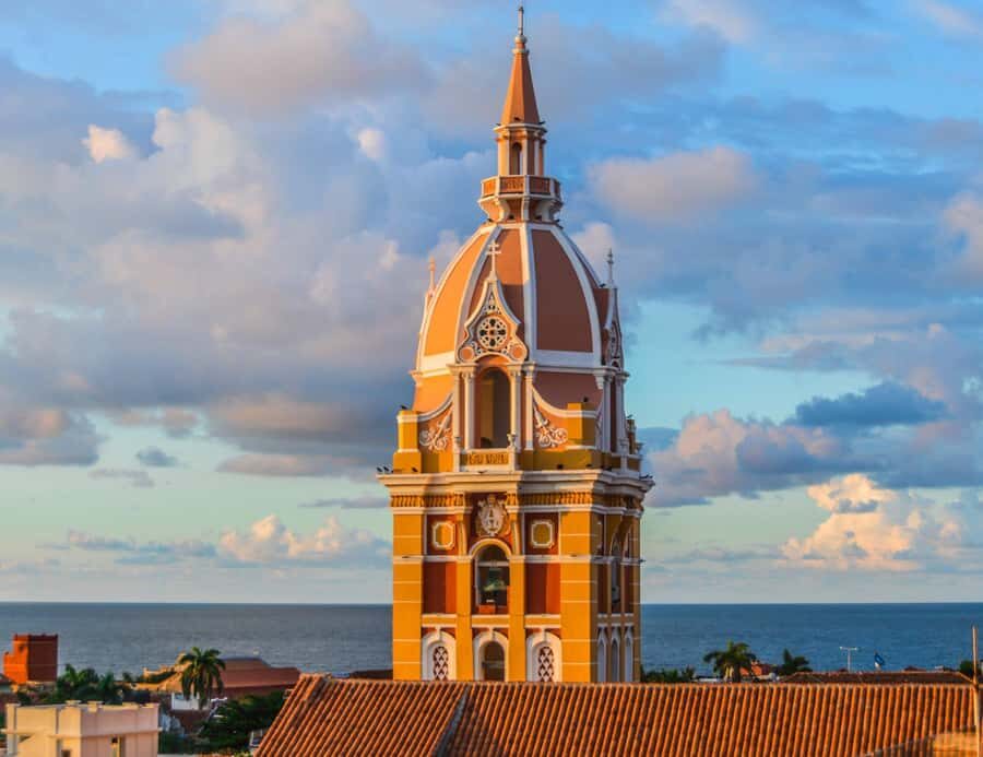Cartagena: Explore with a city tour aboard a typical "chiva". - Getting On: Pick-up Points and Staying on Schedule
