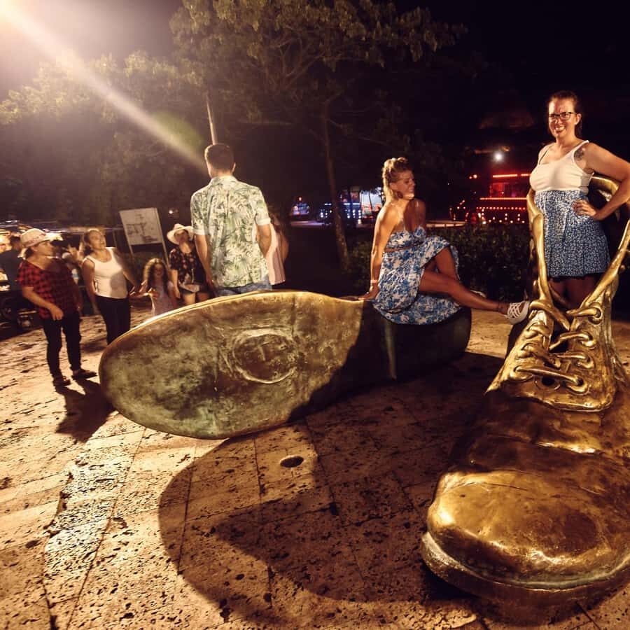 Cartagena: Funny PartyBus with dance floor and good music! - Getsemaní: the vibe shifts, and the tour keeps it fun