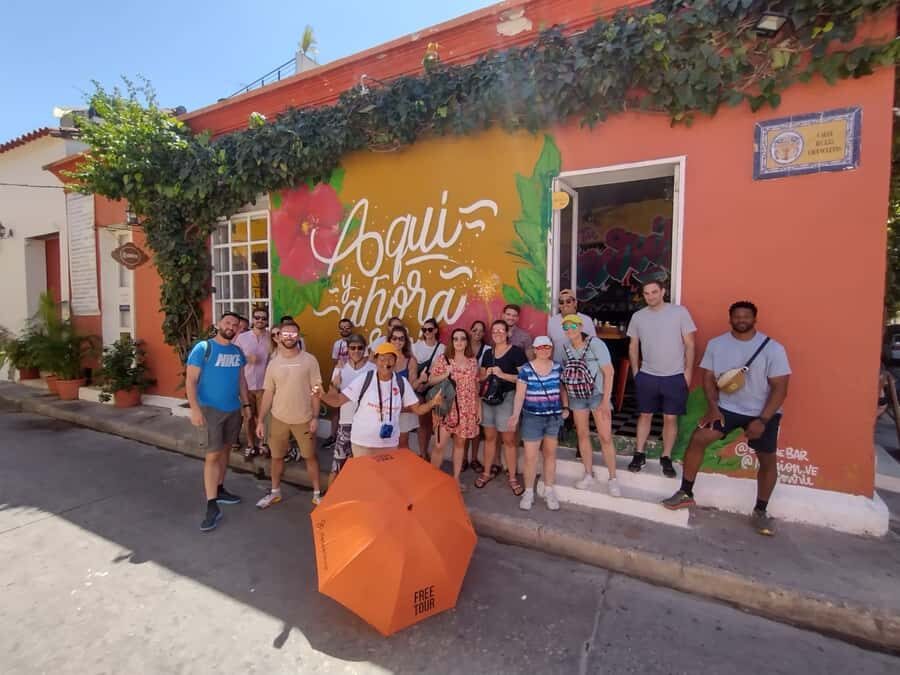 Cartagena: Historic Center and Getsemaní Shared Walking Tour - Porto Carrero, Candilejo, and Pedro de Heredia at street level