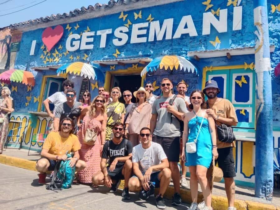 Cartagena: Historic Center and Getsemaní Shared Walking Tour - Golden Key moments: Plaza del Ecuador and the Plaza del Esclavo story