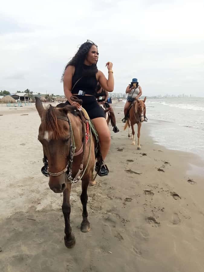 Cartagena: Horse Riding on the Beach with Photos and Lunch - Price and Value: Is $33 a Good Deal for Cartagena?