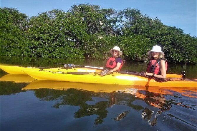 Cartagena In Kayak - Passing the Waterline Wall and Fort San Sebastián de Pastelillo