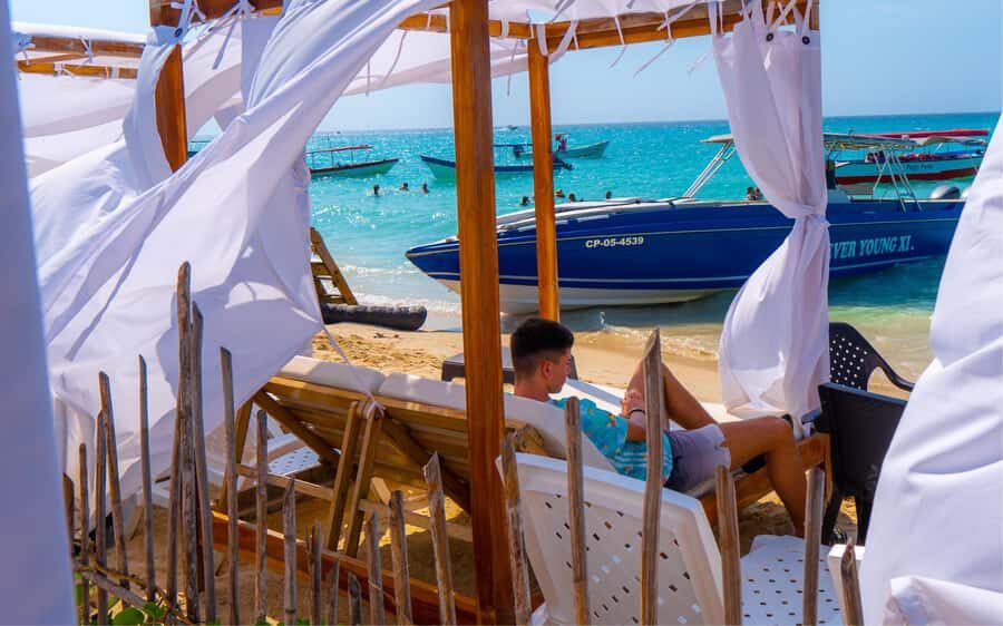 Cartagena: Isla Baru Beach Club at Playa Blanca - Playa Blanca at Mambo Beach Club: what you get for your money