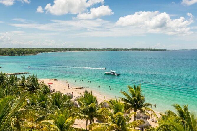 Cartagena Island Hopping: 5-Stop Rosario Islands Tour with Lunch - Stop 3: Isla Grande and Islabela (lounging vs VIP attention)