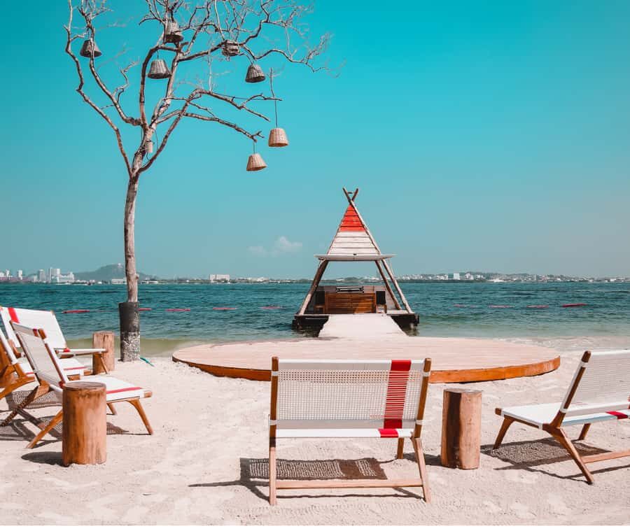 Cartagena: La Punta Beach Club Day Pass (Lunch included) - The Tierra Bomba time: swimming, free time, and sunset pacing