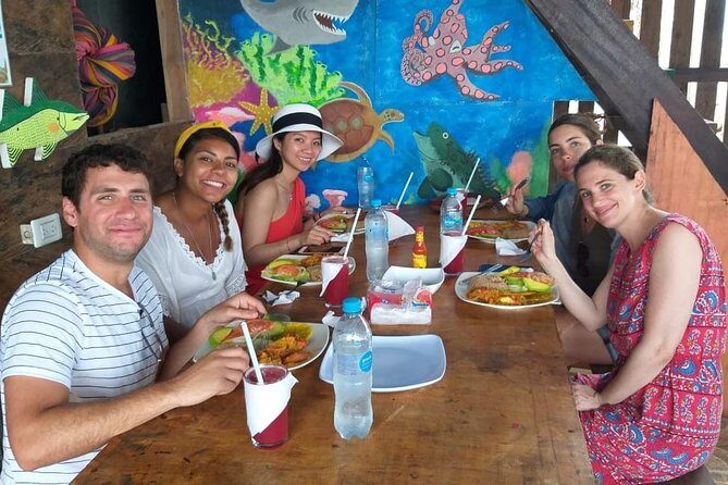 Cartagena Local Market Tour and Cooking Class - Lunch at the family-style setup: why the meal feels different