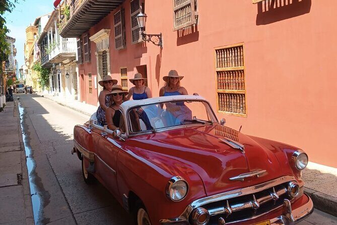 Cartagena Luxury Classic Car Tour + Bilingual Historian Guide - Why Cartagena by classic car feels different than walking