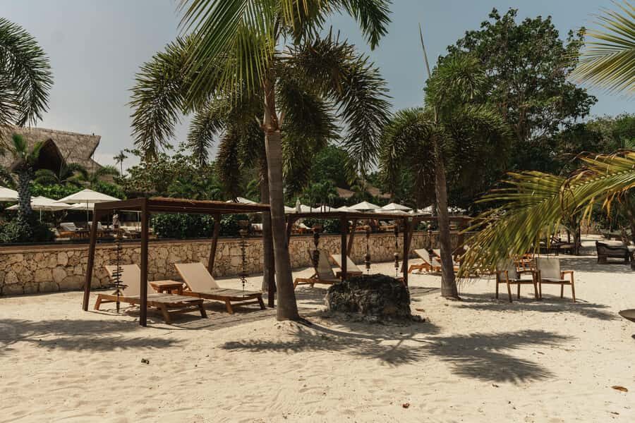 Cartagena: Makani Luxury Beach Club Day Pass - Upgrades: Mahalo Pool, Ohana daybeds, Luau lounge, and more