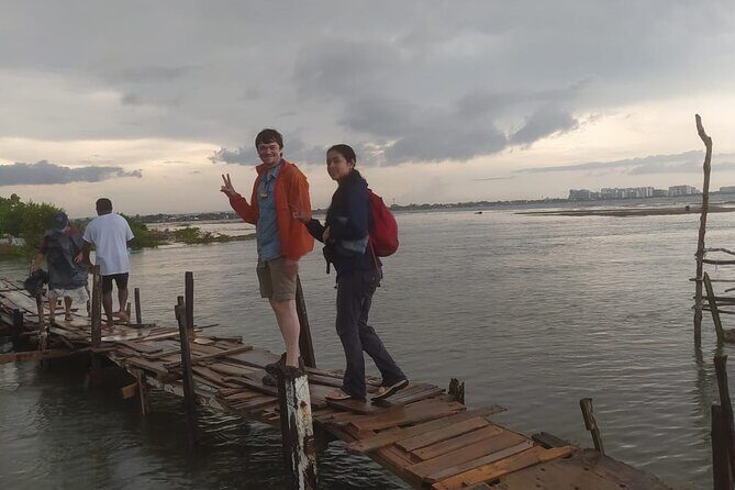 Cartagena Mangrove Private Tour - How the La Boquilla pickup and orange-umbrella meet-up work