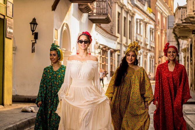 Cartagena Memory Session - Meeting In Getsemani, Then Walking Into Centro Histórico