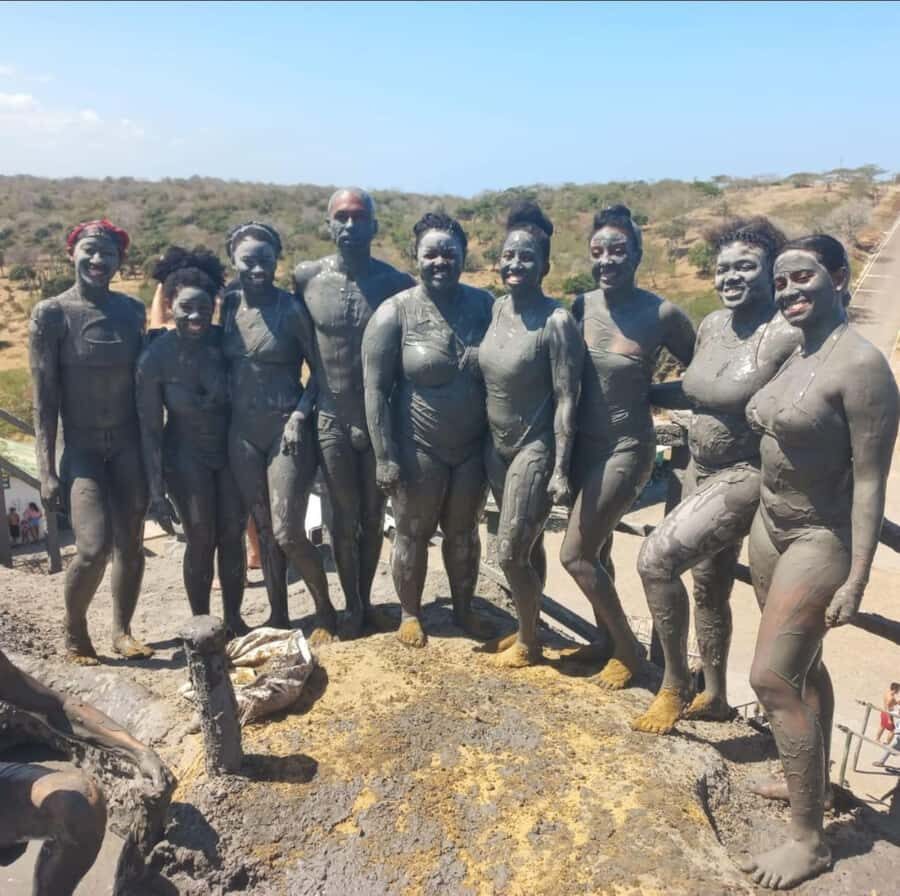 Cartagena: Mud Volcano Tour with Lunch, Pool, and Beach - Guide support and the “be ready with cash” culture