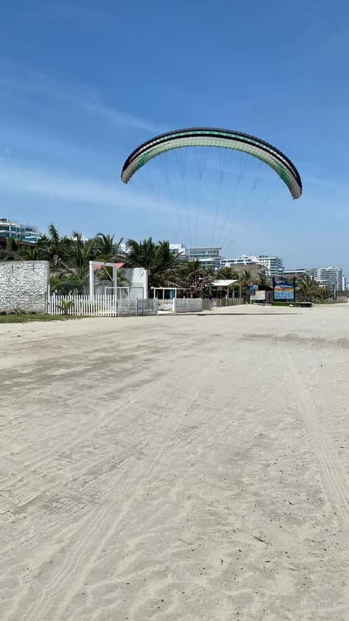 Cartagena: Paratriking Flight from the Beach - Price and Value: What $108 Buys You (and What to Compare)
