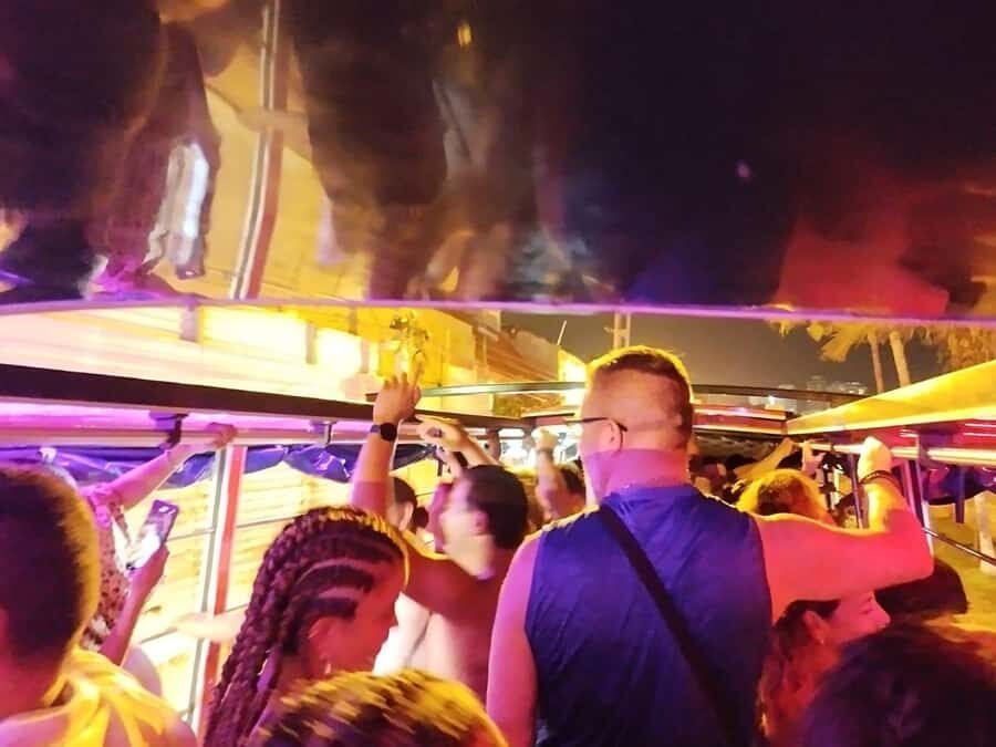 Cartagena: Party on a typical bus crossing the city - Best for couples, groups, and first-timers who want a night orientation