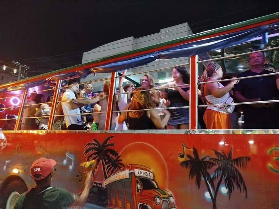 Cartagena: Party on a typical bus crossing the city - Pickup zones: get on the bus with less stress (and less guessing)
