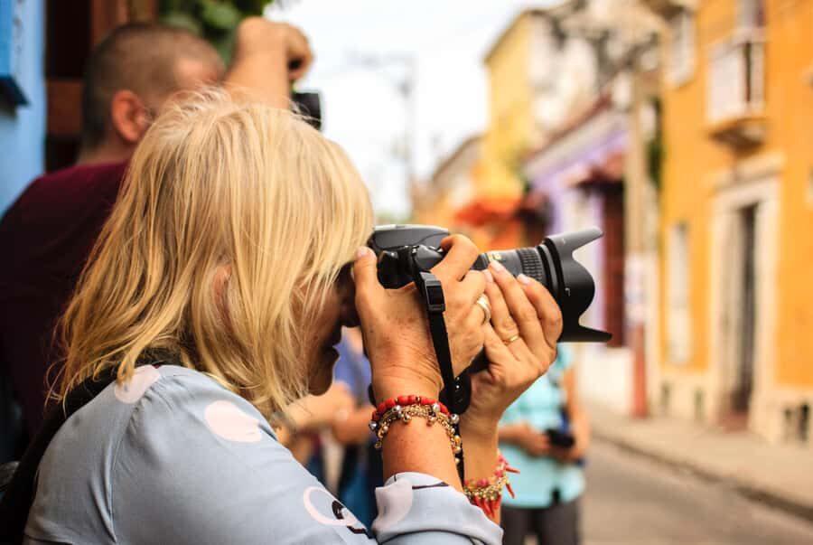 Cartagena: Photography Workshop Tour - Where You Start: Plaza de Bolívar and the Easy-to-Follow Meeting Point
