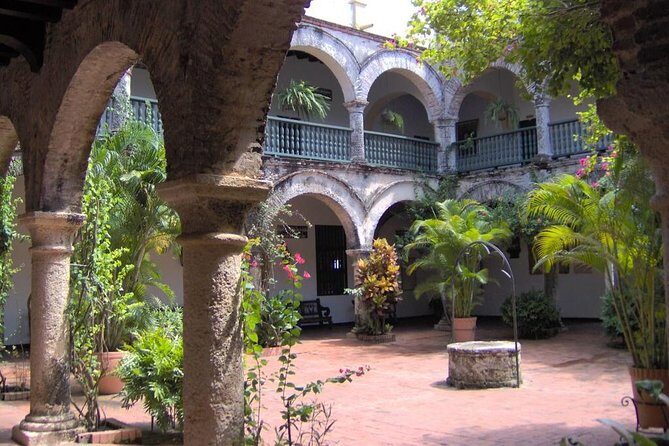 Cartagena : Private City Tour in the Walled city with Fortress - Price and value: what $190 buys you in real terms