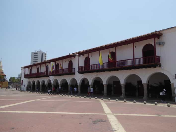 Cartagena: Private Walking Tour with German or Italian Guide - Cartagena’s Gold Museum Stop: A Clear Context for the City’s Wealth