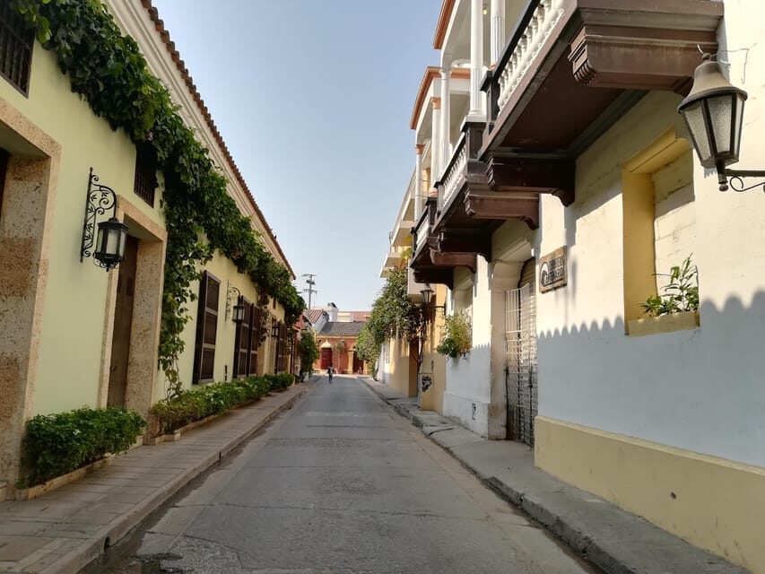 Cartagena: Private Walking Tour with German or Italian Guide - The Local Coffee Shop Pause: History Meets Everyday Cartagena